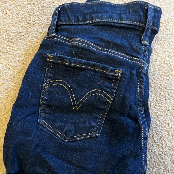 Levi’s Shorts - Picture 2 of 2